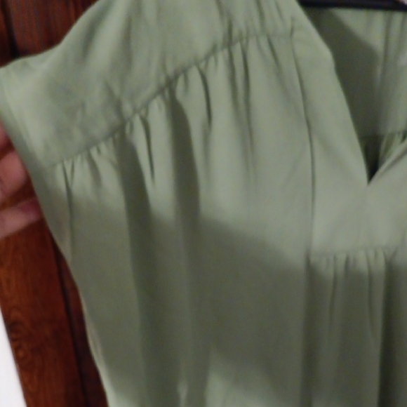 LOFT Green Cap Sleeve Relaxed Blouse - Picture 2 of 5